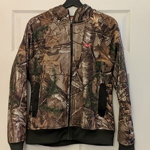 Women's Medium Under Armour Camo Hoodie